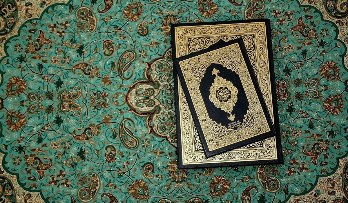 Sajadah dan mushaf