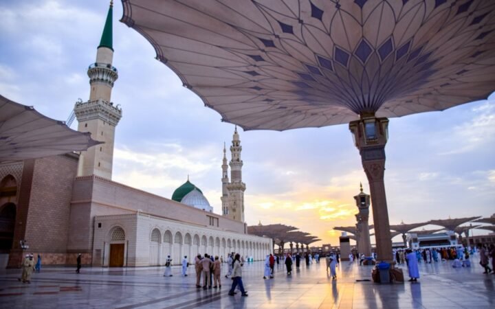 Pelataran Masjid Nabawi